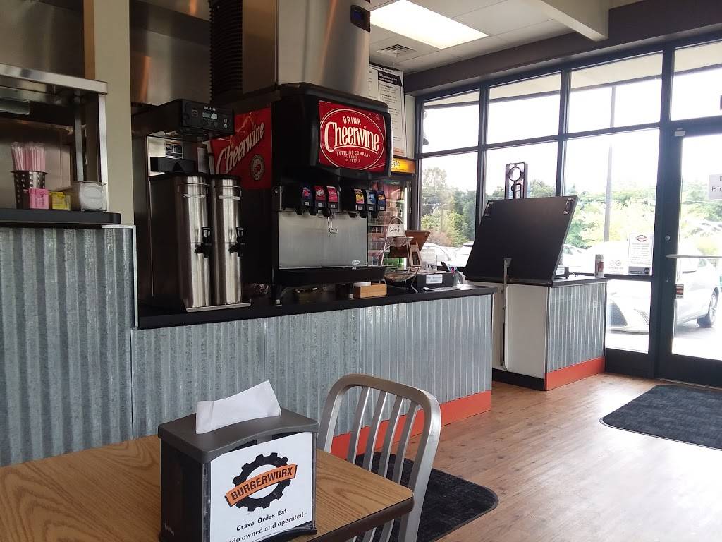 Burgerworx | restaurant | 638 Spartanburg Hwy, Hendersonville, NC 28792, USA | 8285959800 OR +1 828-595-9800