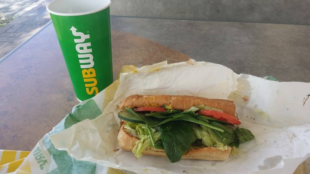 Subway Restaurants | restaurant | 137 S Federal Hwy, Dania Beach, FL 33004, USA | 9549215096 OR +1 954-921-5096