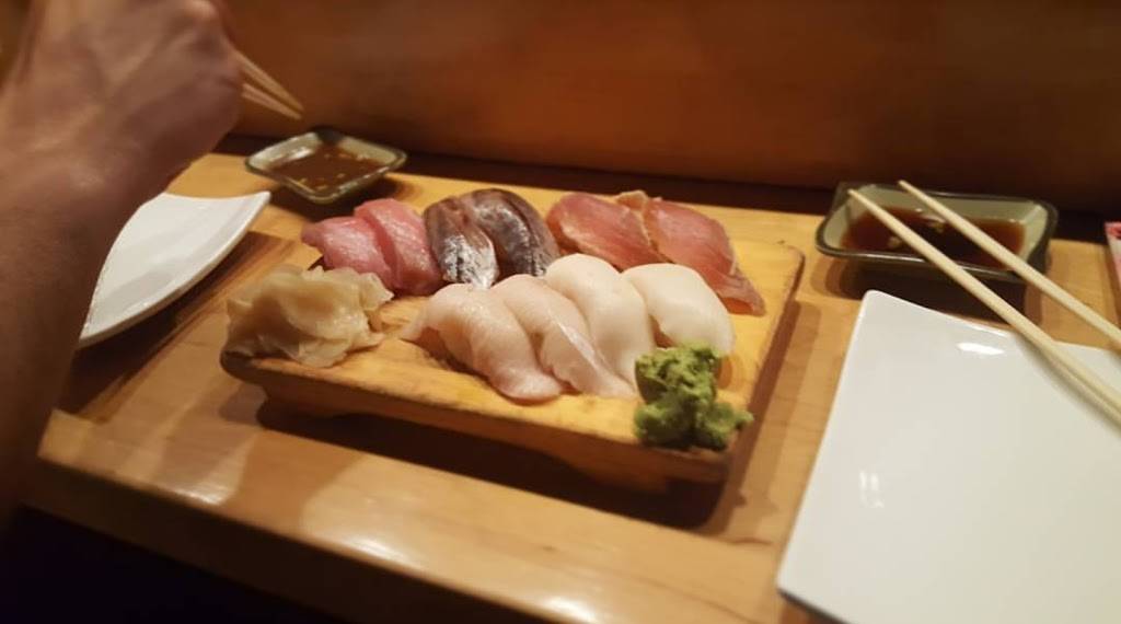 Azuma Sushi | restaurant | 4533 California Ave SW, Seattle, WA 98116, USA | 2069371148 OR +1 206-937-1148