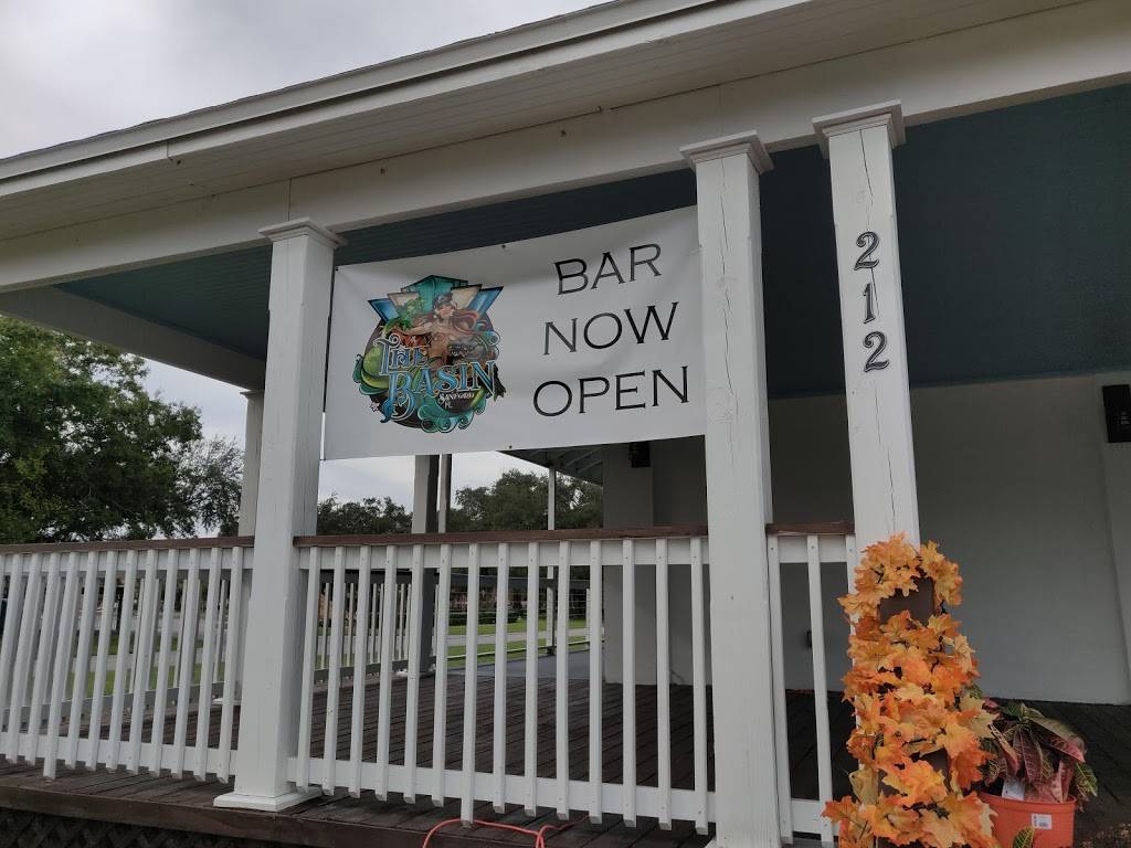 Henrys Depot | restaurant | 212 W 1st St, Sanford, FL 32771, USA | 4075486931 OR +1 407-548-6931