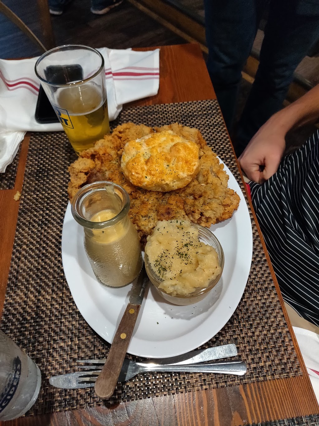 The Well | restaurant | 5539 UTSA Boulevard, San Antonio, TX 78249, USA | 2108779099 OR +1 210-877-9099