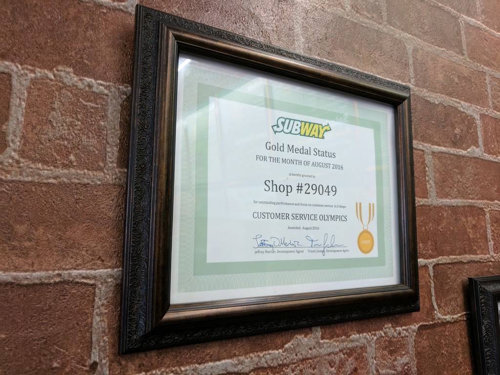 Subway | meal takeaway | 6025 Jefferson Hwy, Harahan, LA 70123, USA | 5047343003 OR +1 504-734-3003