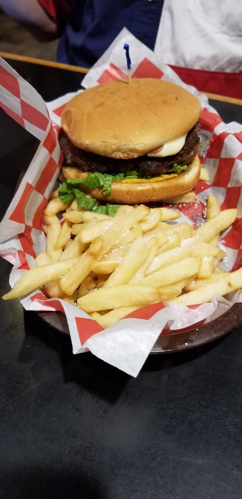 Spankys Bar & Grill | restaurant | 1703 N 16th St, Orange, TX 77630, USA | 4098862949 OR +1 409-886-2949