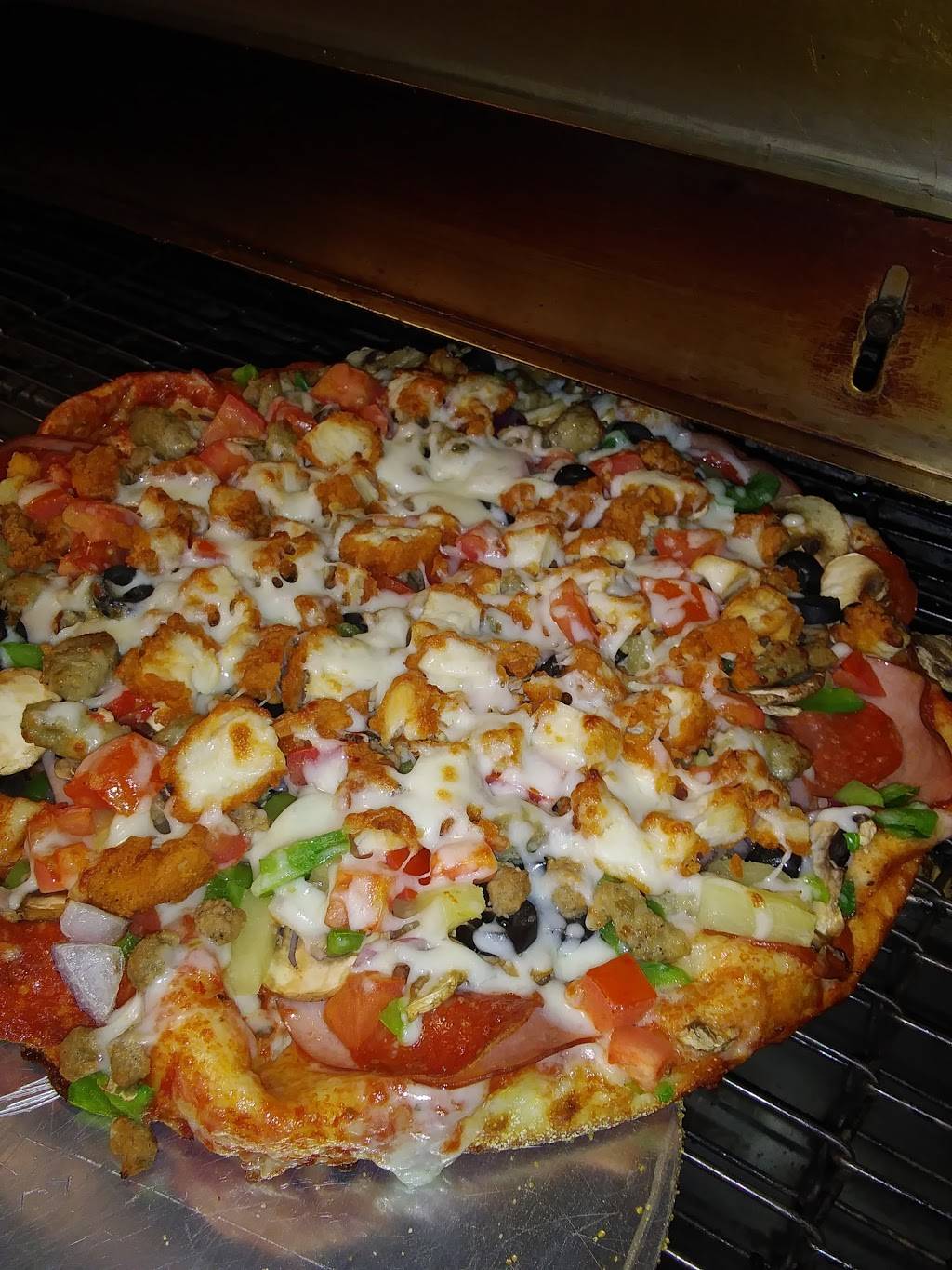 Lone Elder Pizza | restaurant | 207 SW 1st Ave, Canby, OR 97013, USA | 5032661888 OR +1 503-266-1888