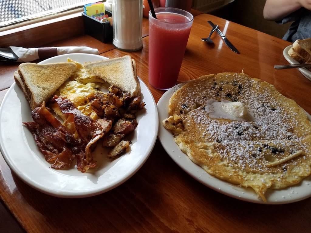 Railway Cafe | restaurant | 938 Lees River Ave, Somerset, MA 02726, USA | 5086179403 OR +1 508-617-9403