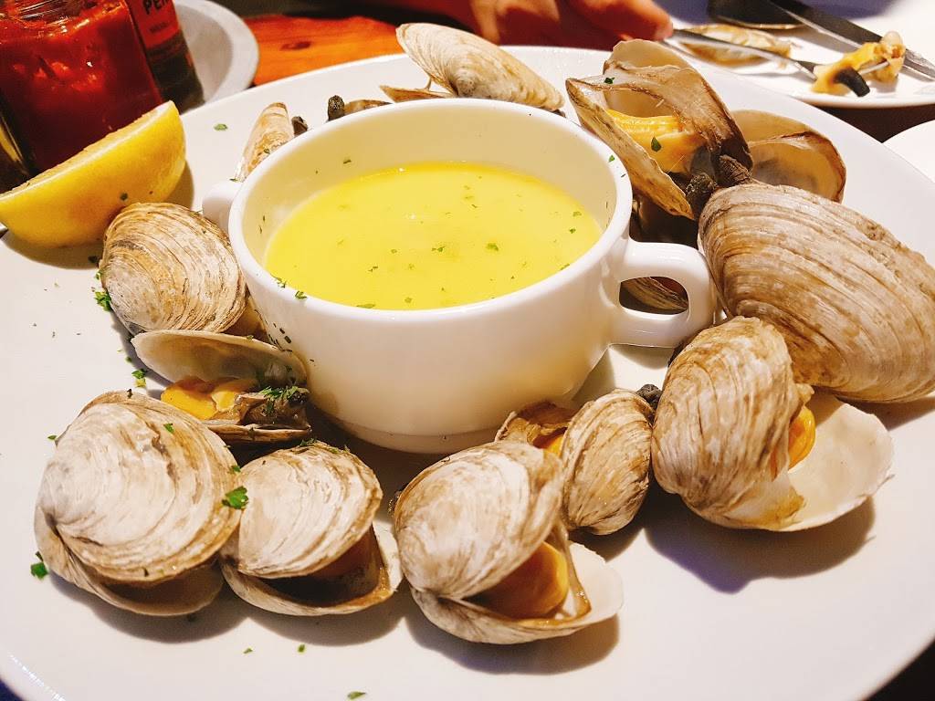 Rodney’s Oyster House | restaurant | 469 King St W, Toronto, ON M5V 1K4, Canada | 4163638105 OR +1 416-363-8105