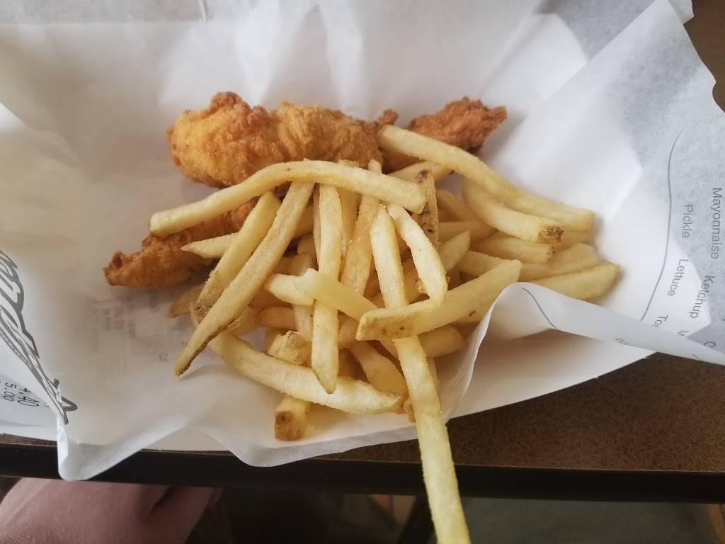 Hardees | restaurant | 916 Virginia Ave, Clarksville, VA 23927, USA | 4343742391 OR +1 434-374-2391