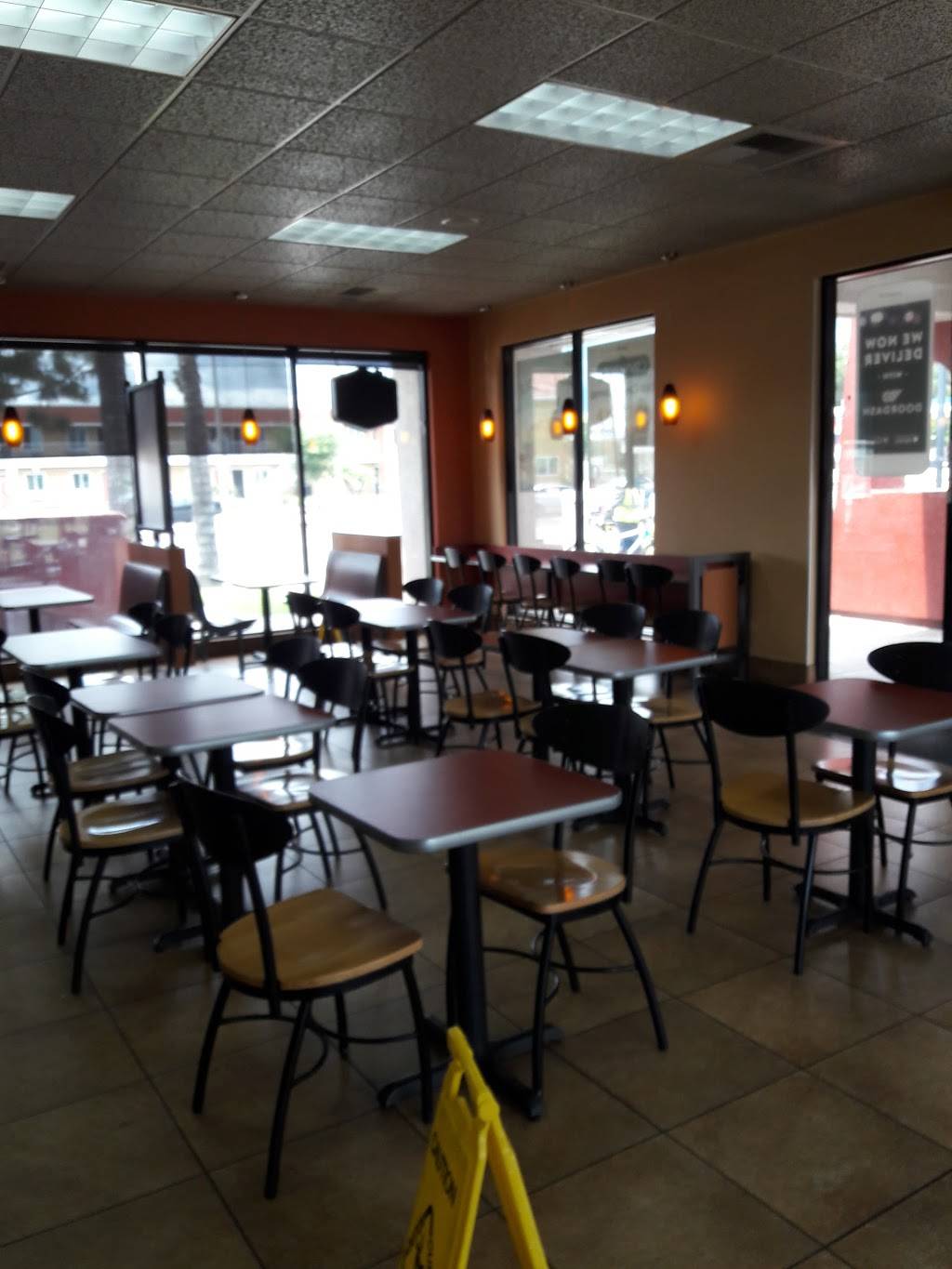 Jack in the Box | restaurant | 126 N Azusa Ave, Azusa, CA 91702, USA | 6263347504 OR +1 626-334-7504