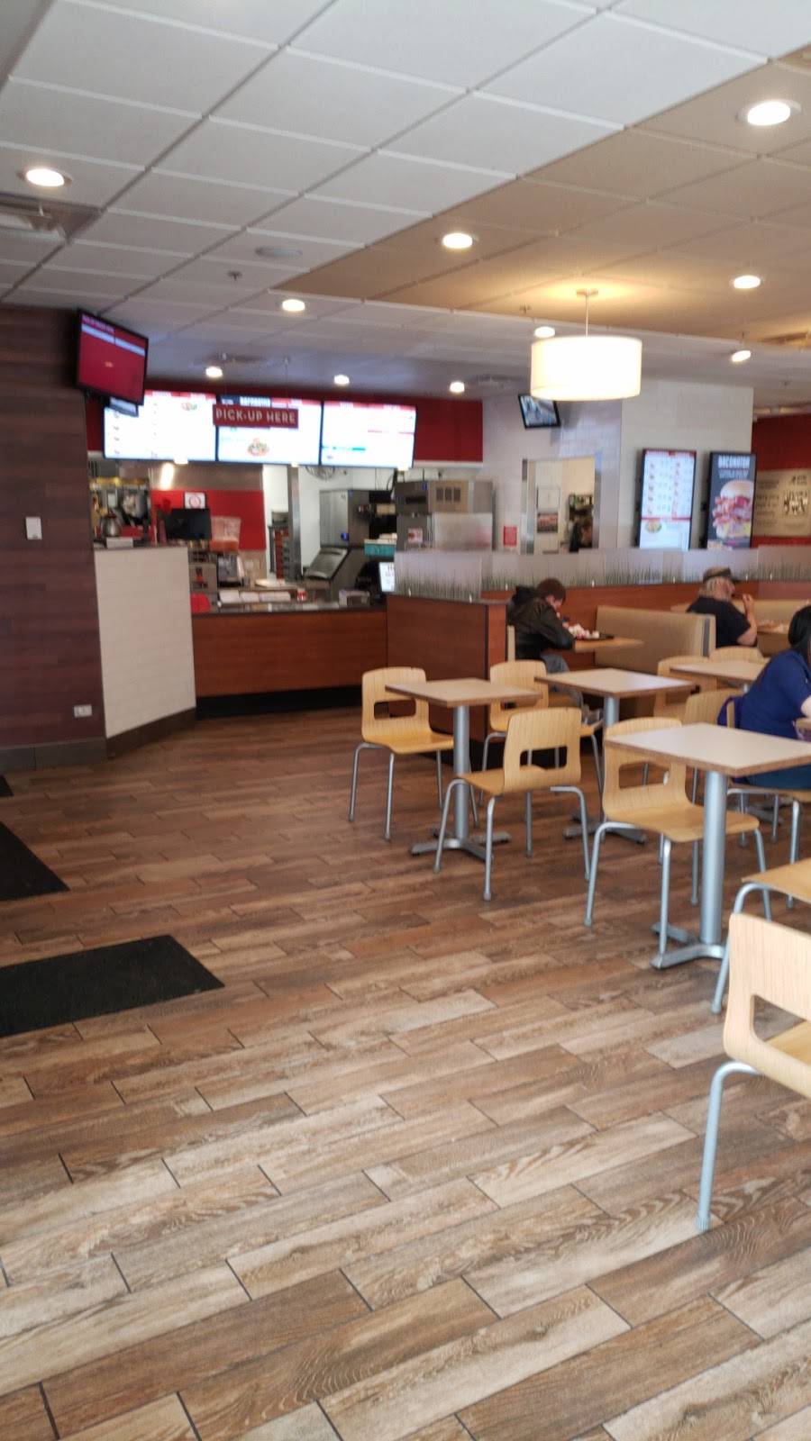 Wendys | restaurant | 320 E Ogden Ave, Westmont, IL 60559, USA | 6303231379 OR +1 630-323-1379