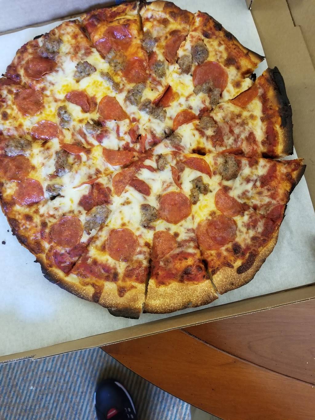 DeGaetanos Village Square Pizza | restaurant | 27349 Chagrin Blvd, Cleveland, OH 44122, USA | 2168315282 OR +1 216-831-5282