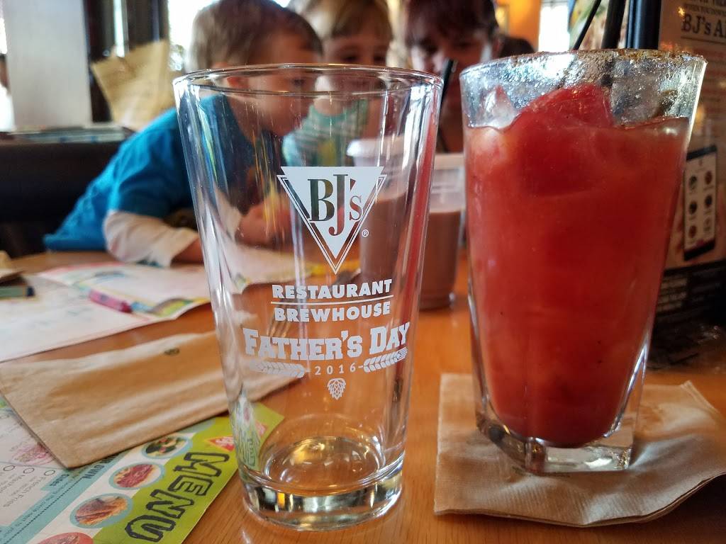 BJs Restaurant & Brewhouse | restaurant | 10840 W Charleston Blvd, Las Vegas, NV 89135, USA | 7028532300 OR +1 702-853-2300