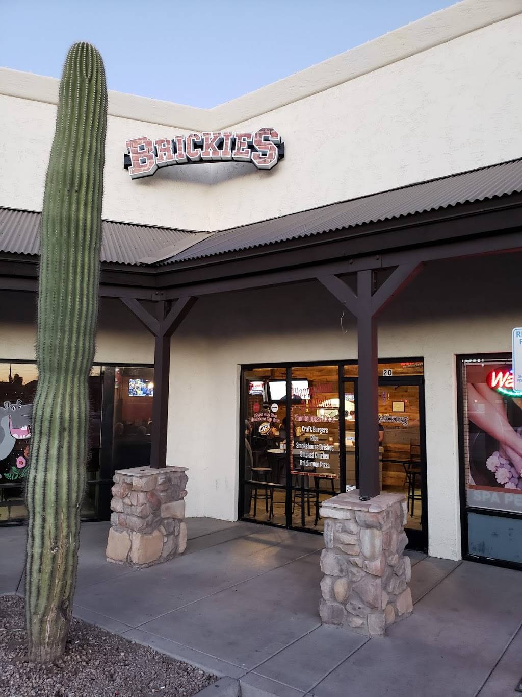Brickies Smoke House and Grill | restaurant | 270 E Hunt Hwy, San Tan Valley, AZ 85143, USA | 4808671816 OR +1 480-867-1816
