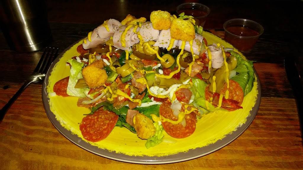 Daniellos Pizzeria and Pub | restaurant | 755 Main St, North Myrtle Beach, SC 29582, USA | 8432735168 OR +1 843-273-5168