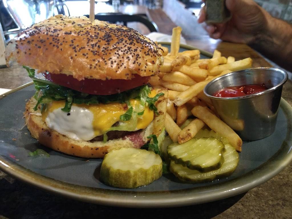 Red Rock Tap + Grill | restaurant | 14 Wharf Ave, Red Bank, NJ 07701, USA | 7327472999 OR +1 732-747-2999