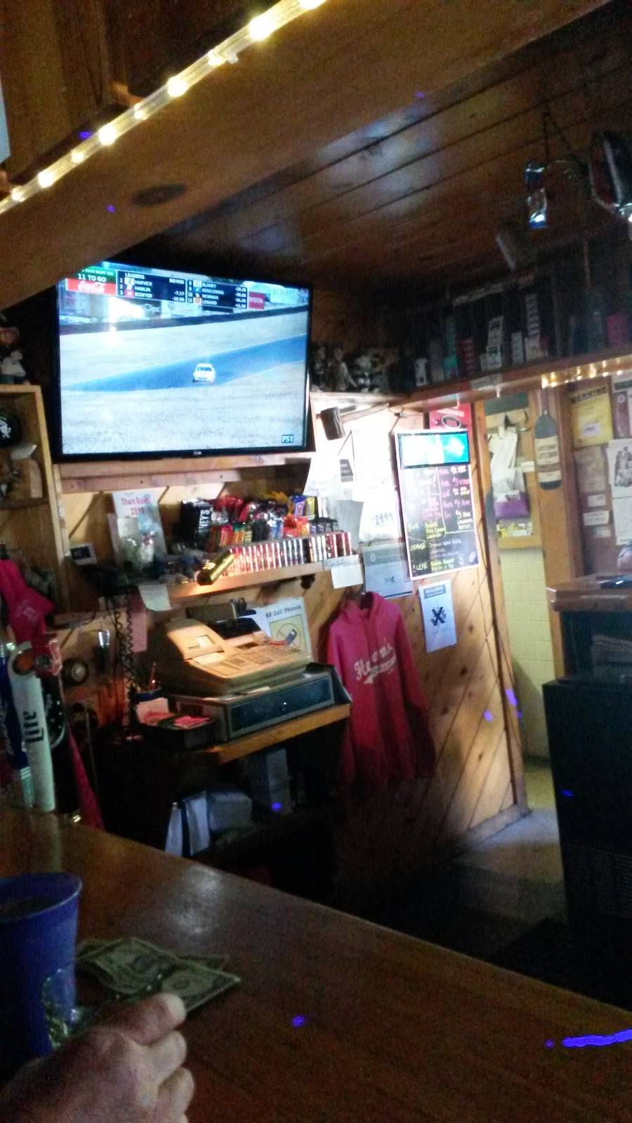 Hermanns Rest A While | restaurant | 300 Center St, Port Barrington, IL 60010, USA | 8476399644 OR +1 847-639-9644