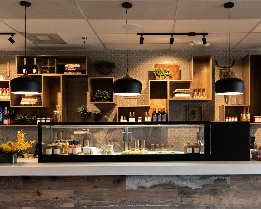 Lettuce & Tomato Market + Eatery | restaurant | 13408 Biscayne Blvd, Miami, FL 33181, USA | 3057602260 OR +1 305-760-2260