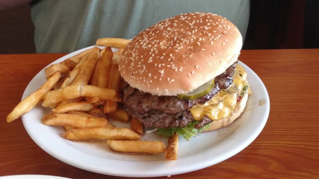 Nellies Restaurant | restaurant | 8566 Ruffian Ln, Newburgh, IN 47630, USA | 8126292142 OR +1 812-629-2142