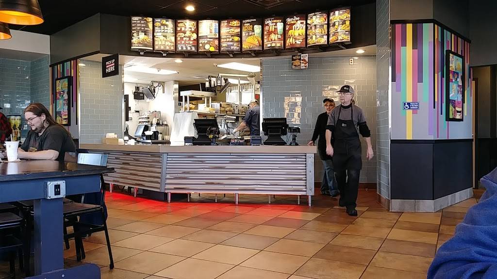 Taco Bell | meal takeaway | 2201 S Madison St, Muncie, IN 47302, USA | 7652845113 OR +1 765-284-5113