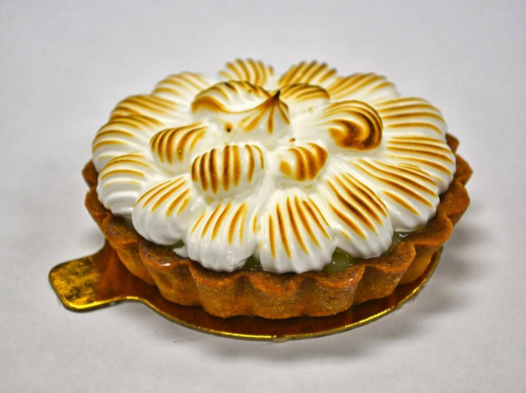 Voilà Pastry & Café | bakery | 5908 N Kings Hwy, Alexandria, VA 22303, USA | 7033291780 OR +1 703-329-1780