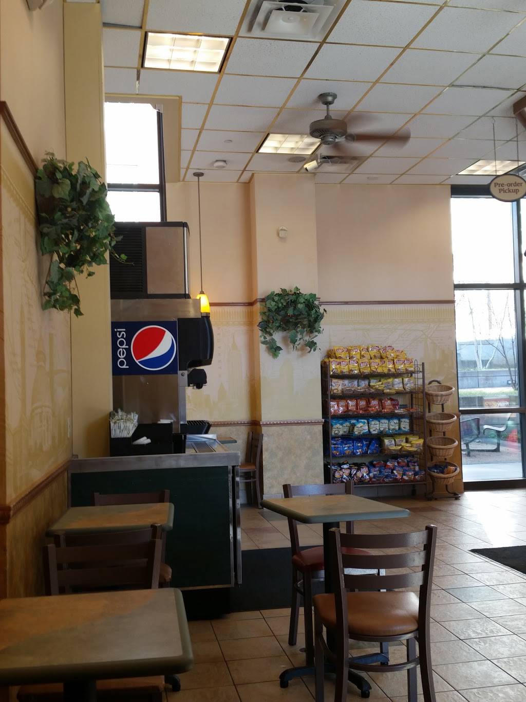 Subway | restaurant | 500 UC MainStreet, Cincinnati, OH 45221, USA | 5135564644 OR +1 513-556-4644