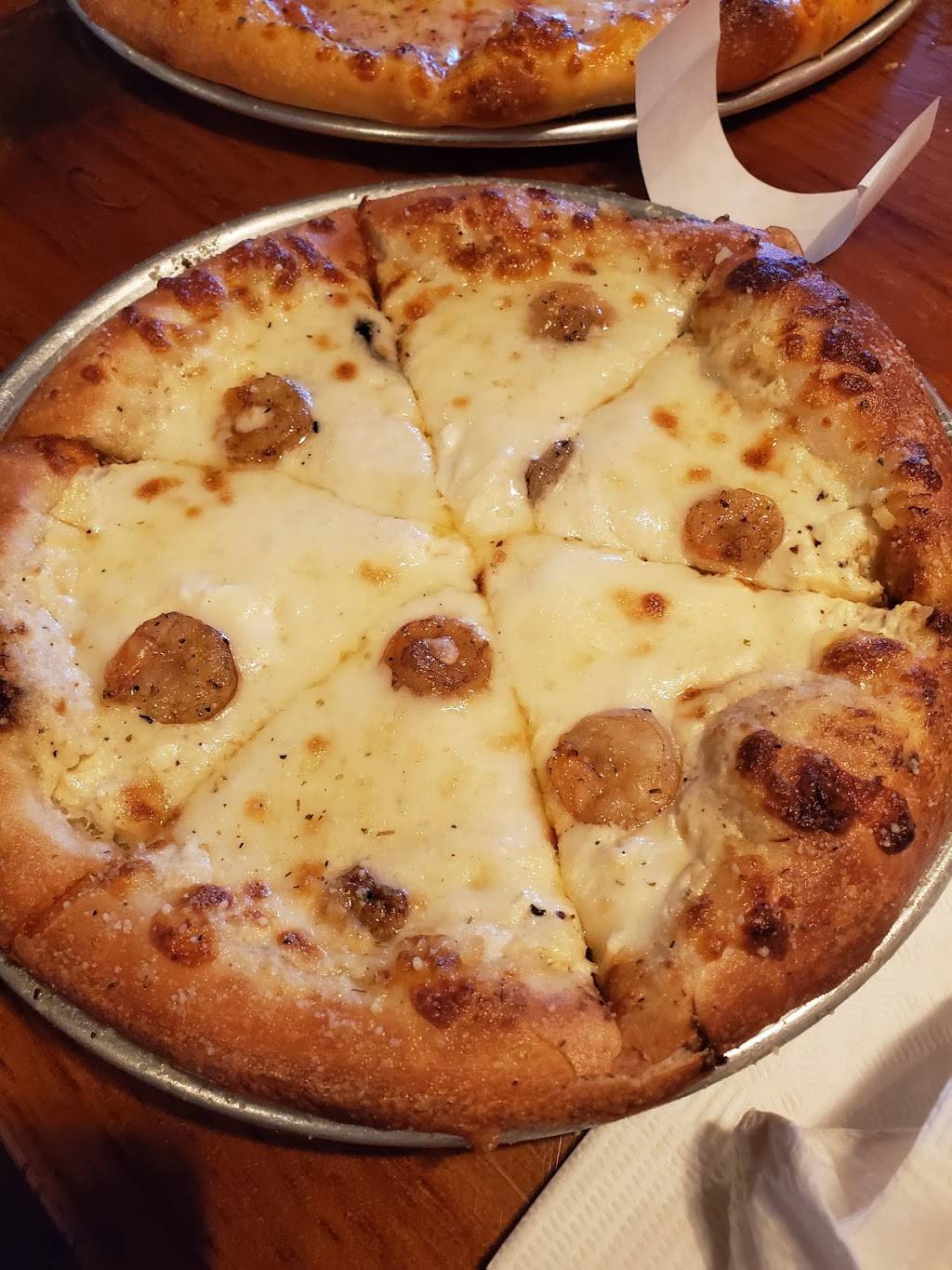 LG’s Pizzeria and Pub | restaurant | 113 E Main St, Frostburg, MD 21532, USA | 3016870210 OR +1 301-687-0210