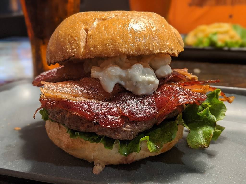 Twisted Root Burger Co. | restaurant | 4270 Aloma Ave, Winter Park, FL 32792, USA | 4079605163 OR +1 407-960-5163