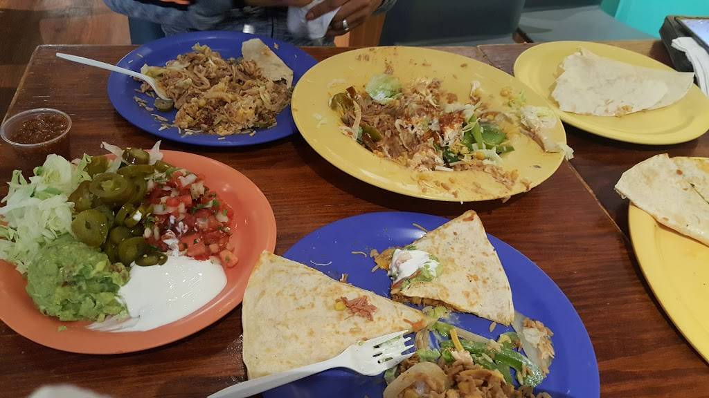 Agave Burrito Bar & Tequilaria | restaurant | 19 W College St, Oberlin, OH 44074, USA | 4407747336 OR +1 440-774-7336