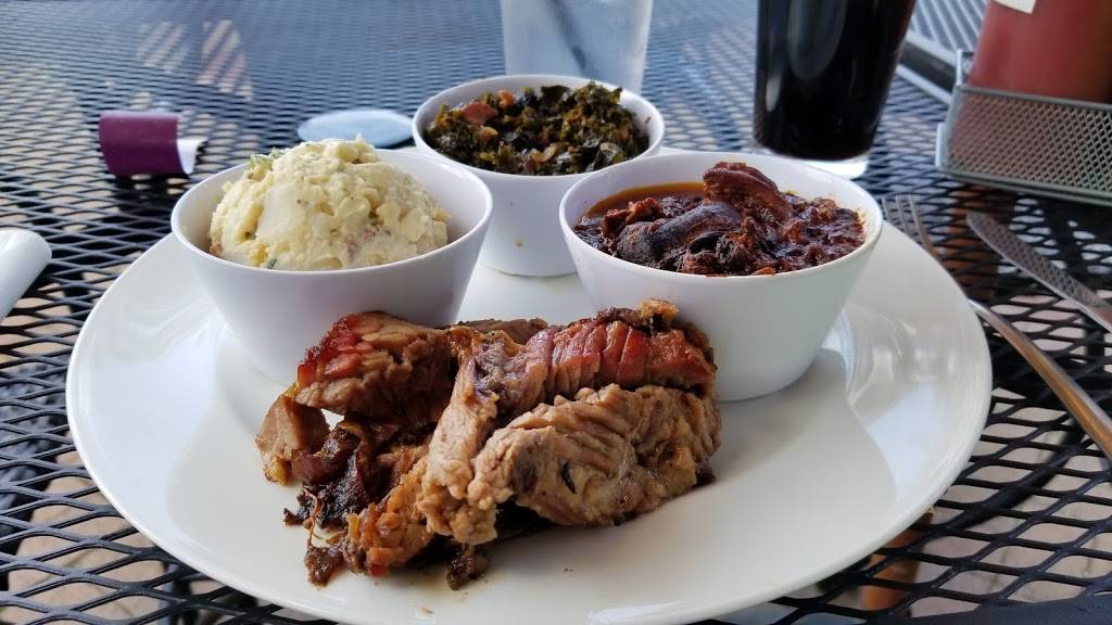 YummyPig BBQ | restaurant | 17 Catoctin Cir SE, Leesburg, VA 20175, USA | 5717074459 OR +1 571-707-4459