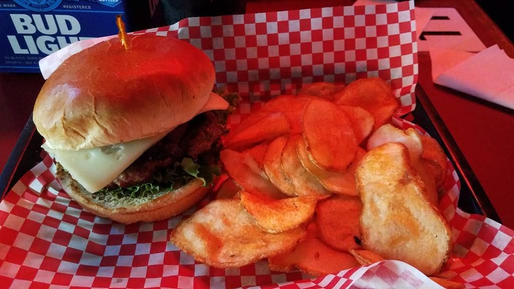 Maggies Bar and Grill | restaurant | 416 Main St, Boonville, MO 65233, USA | 6608827242 OR +1 660-882-7242