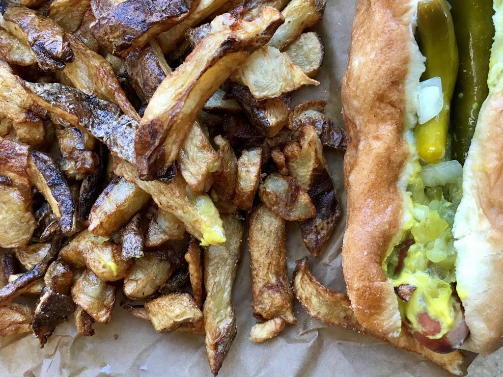 Jimmys Red Hots | restaurant | 4000 W Grand Ave, Chicago, IL 60651, USA | 7733849513 OR +1 773-384-9513