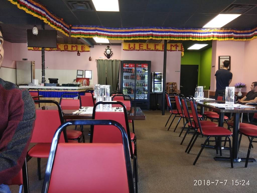 Everest Indian-Nepali Restaurant | restaurant | 1208 Williston Rd, South Burlington, VT 05403, USA | 8024972063 OR +1 802-497-2063