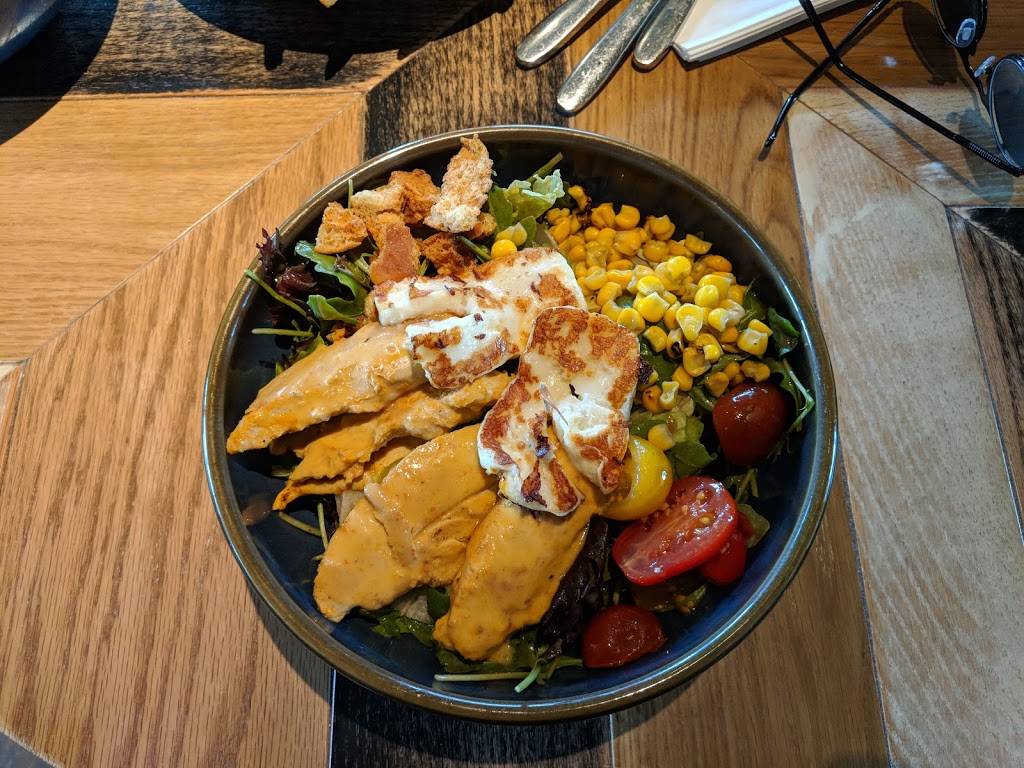 Nandos Peri-Peri | restaurant | 12120 Sunset Hills Rd, Reston, VA 20190, USA | 5716655806 OR +1 571-665-5806