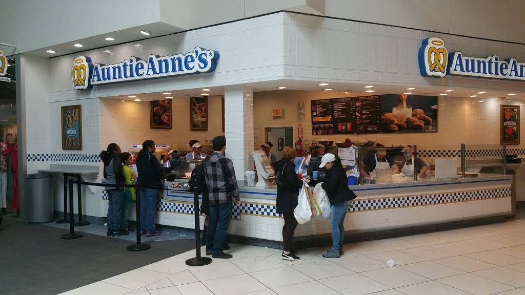 Auntie Annes | cafe | 651 Kapkowski Rd Spc 2258, Elizabeth, NJ 07201, USA | 9088204315 OR +1 908-820-4315