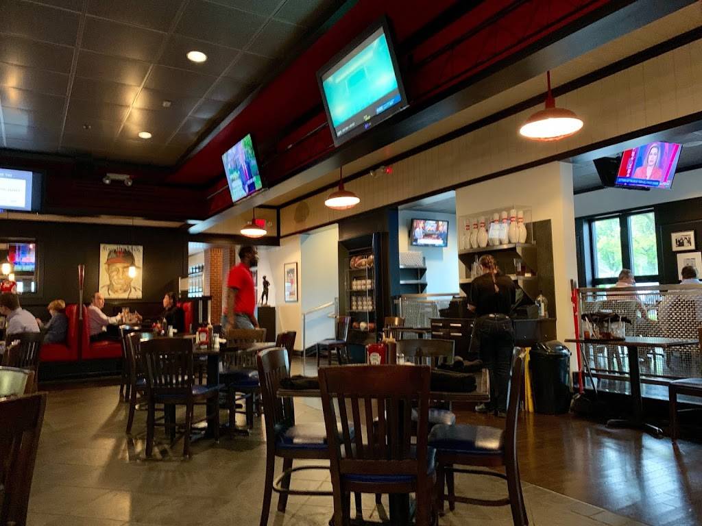 Lesters | restaurant | 9906 Clayton Rd, St. Louis, MO 63124, USA | 3149940055 OR +1 314-994-0055