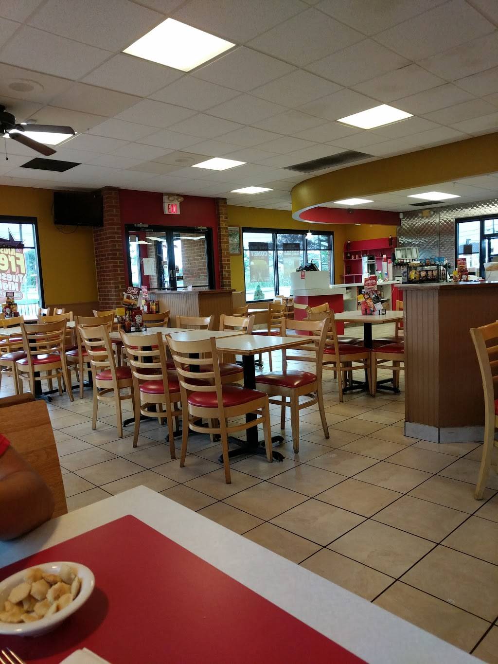 Gold Star Chili | restaurant | 2195 Winemiller Ln, Batavia, OH 45103, USA | 5137359660 OR +1 513-735-9660