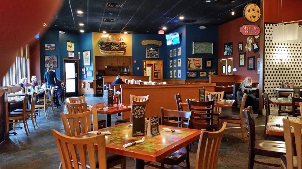 Max & Ermas | restaurant | 17330 Hall Rd, Clinton Twp, MI 48038, USA | 5864129980 OR +1 586-412-9980