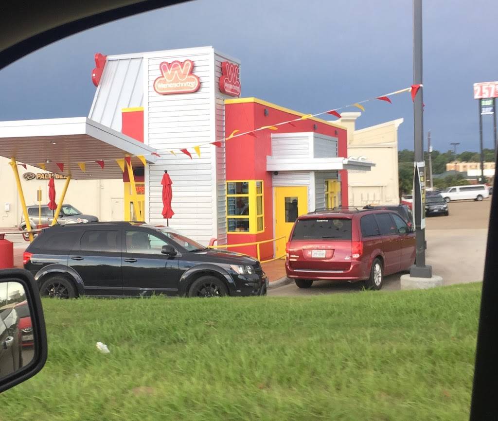 Wienerschnitzel | restaurant | 101 N Brentwood Dr, Lufkin, TX 75904, USA | 9368997234 OR +1 936-899-7234