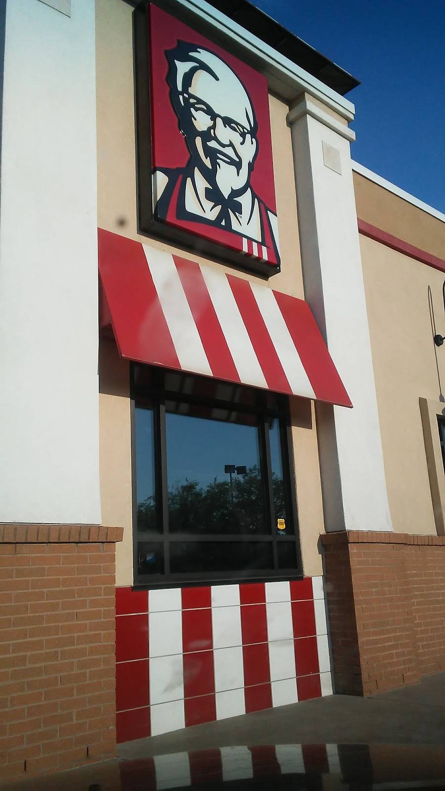 KFC | restaurant | 2615 W Broadway Street, Ardmore, OK 73401, USA | 5802263242 OR +1 580-226-3242