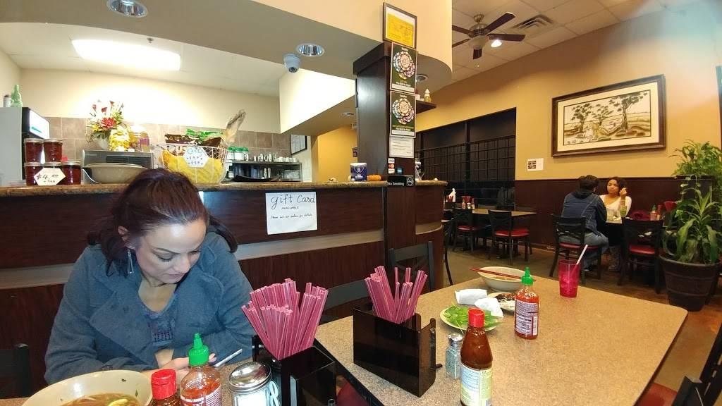 Pho Bình By Night | restaurant | 12148 Bellaire Blvd #101, Houston, TX 77072, USA | 8323512464 OR +1 832-351-2464