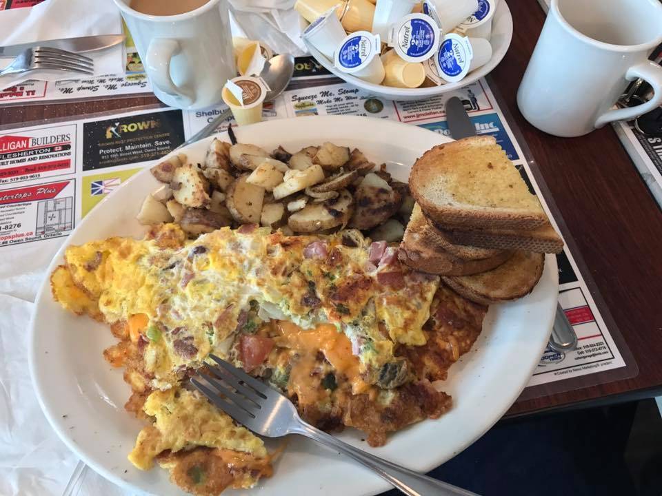 Kims Place Restaurant | restaurant | 221 Toronto St S, Markdale, ON N0C 1H0, Canada | 5199864400 OR +1 519-986-4400