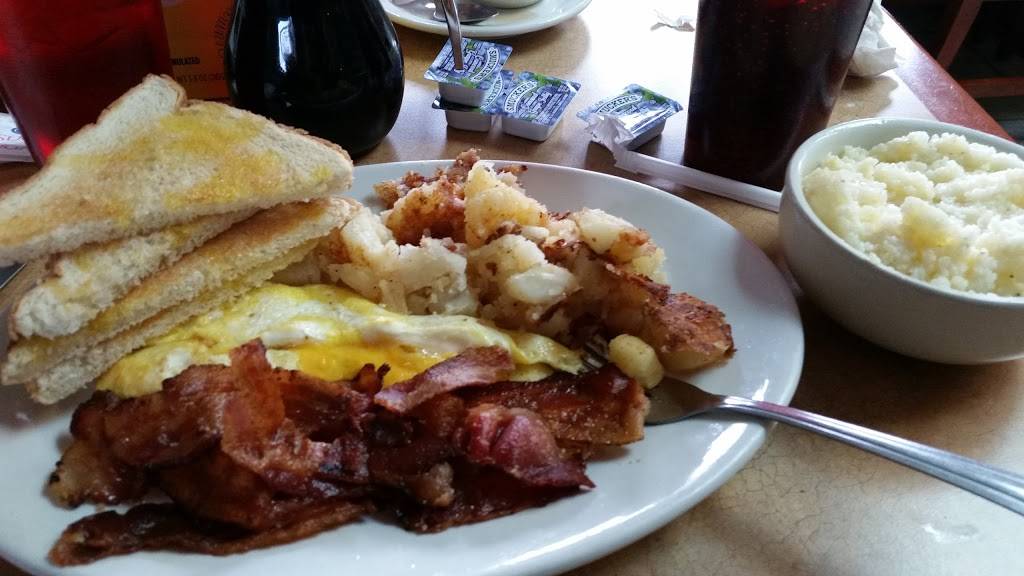 T&T Diner | restaurant | 2234 Green Bay Rd, North Chicago, IL 60064, USA | 2246373572 OR +1 224-637-3572