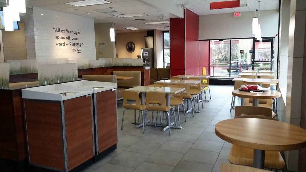 Wendys | restaurant | 401 N McKinley St, Corona, CA 92879, USA | 9513728216 OR +1 951-372-8216