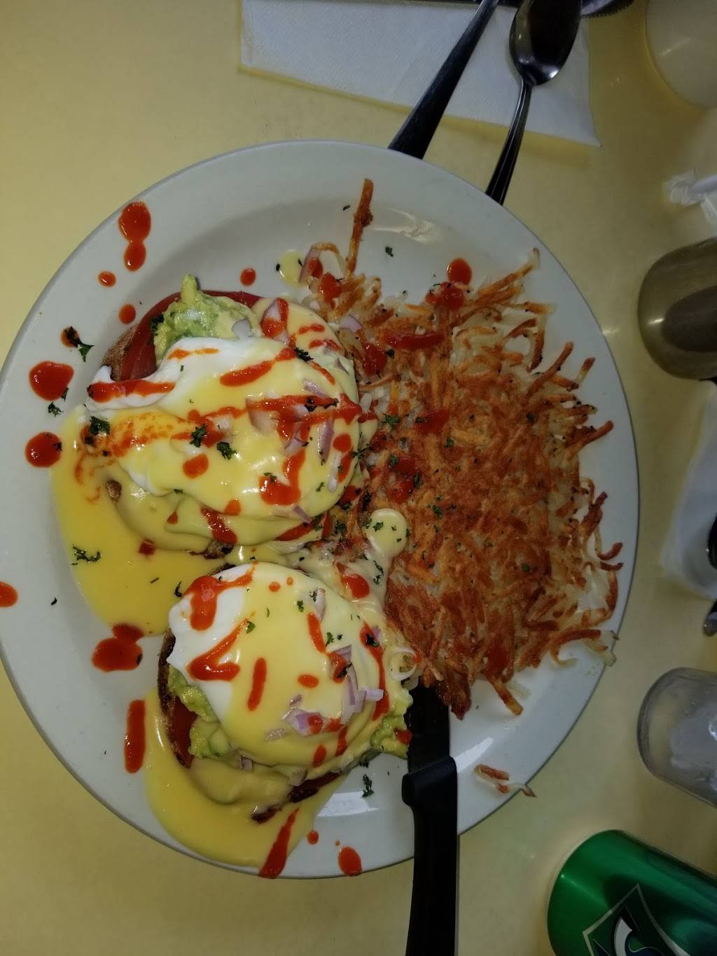 Fitzys | restaurant | 1250 Lawrence St, Lowell, MA 01852, USA | 9784589339 OR +1 978-458-9339