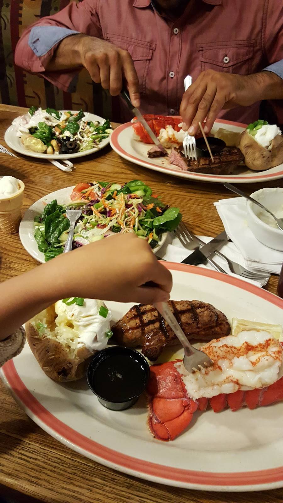 Sizzler | restaurant | 1401 N Harbor Blvd, Fullerton, CA 92835, USA | 7147385018 OR +1 714-738-5018