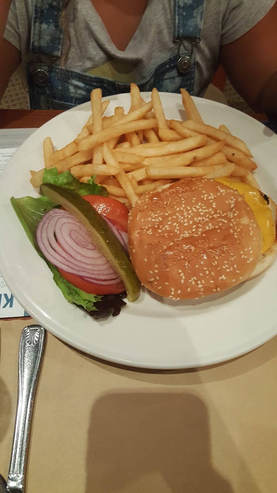 Alexanders Restaurant & Lounge | restaurant | 1050 Schooner Dr, Ventura, CA 93001, USA | 8056581212 OR +1 805-658-1212