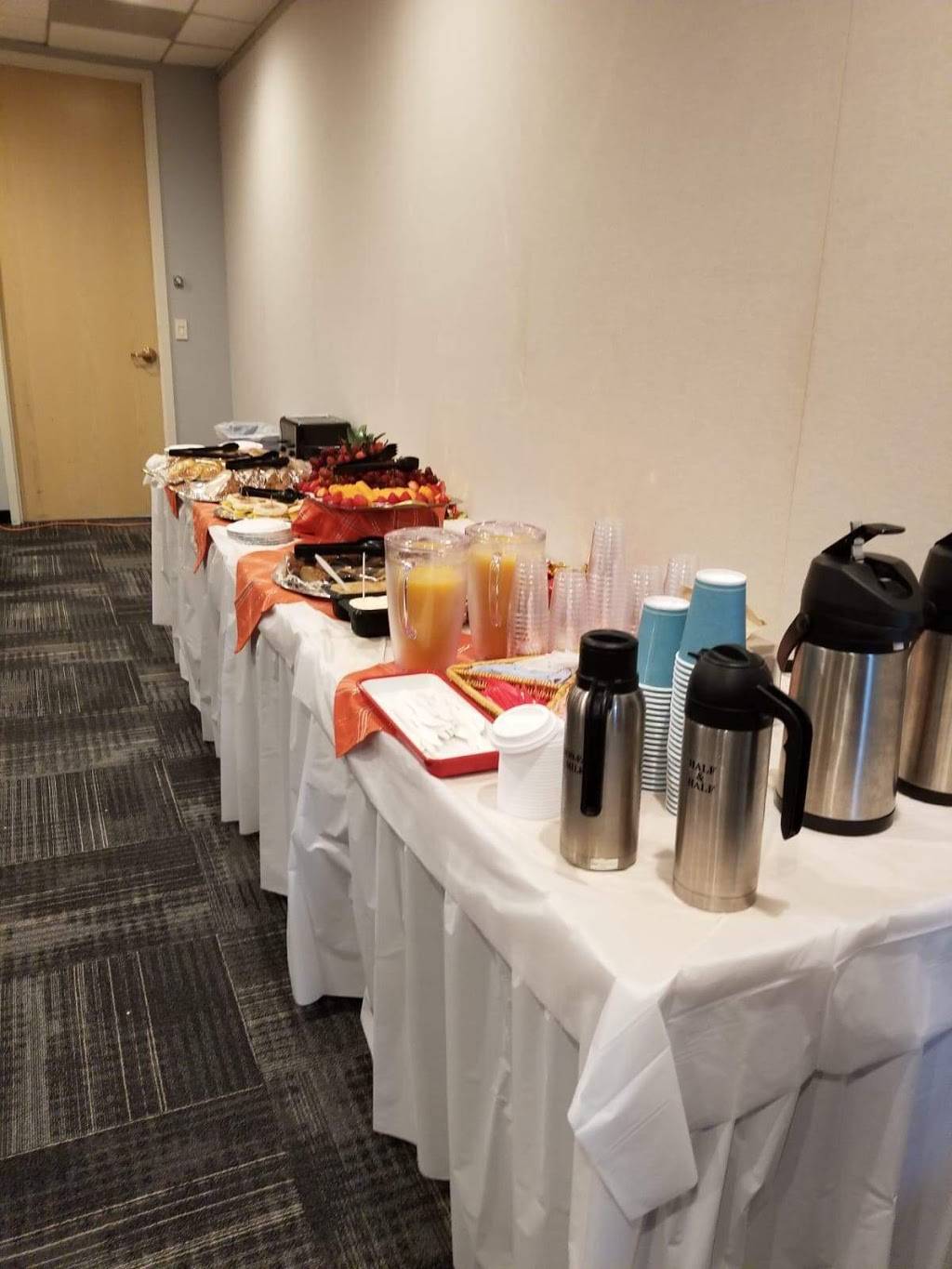 Nickos Cafe & Deli | restaurant | 1815 S Meyers Rd, Oakbrook Terrace, IL 60181, USA | 6308908400 OR +1 630-890-8400