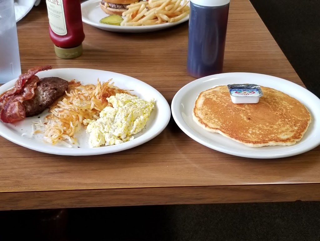 Branding Iron II | restaurant | 1310 State St, Phillipsburg, KS 67661, USA | 7855432863 OR +1 785-543-2863