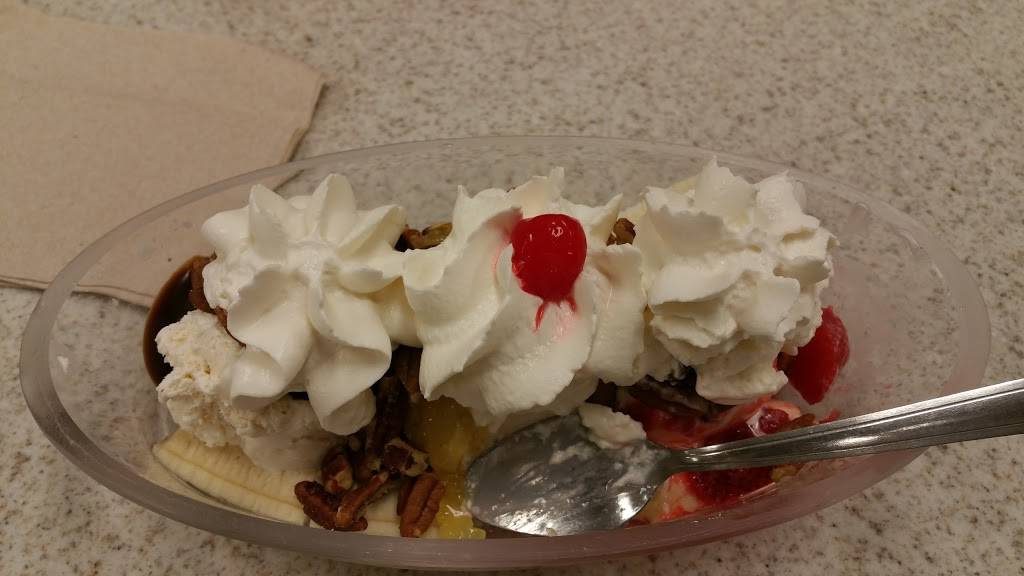 Oberweis Ice Cream and Dairy Store | restaurant | 951 Ice Cream Dr, North Aurora, IL 60542, USA | 6308016131 OR +1 630-801-6131