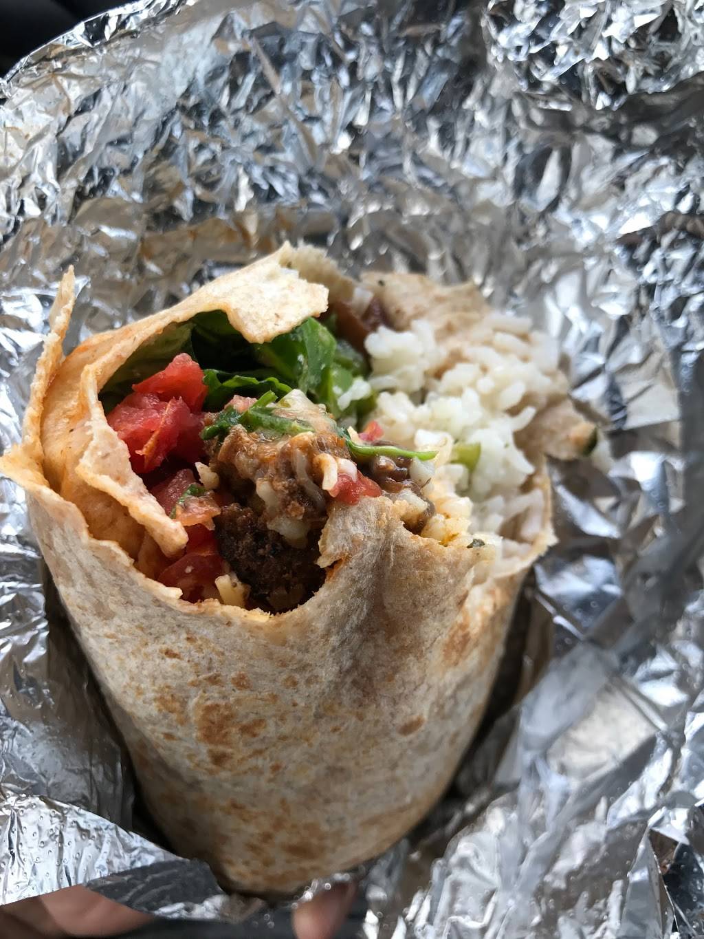 QDOBA Mexican Eats | restaurant | Round Hill Rd, Fairfield, CT 06824, USA | 2032929530 OR +1 203-292-9530