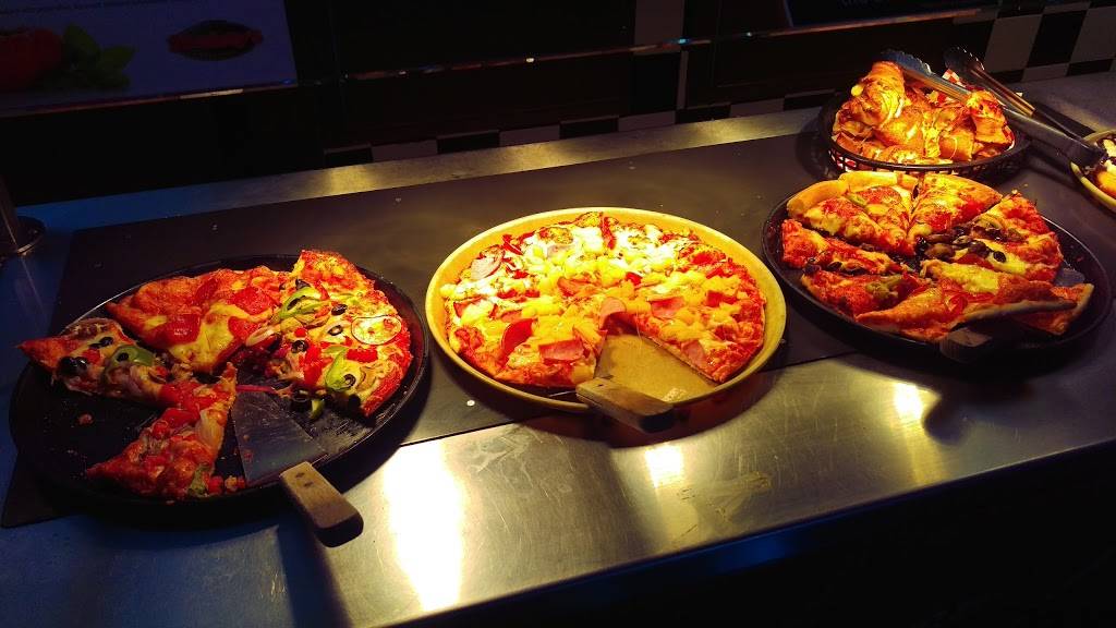 Shakeys Pizza Parlor | restaurant | 665 E Del Amo Blvd, Carson, CA 90746, USA | 3103272570 OR +1 310-327-2570